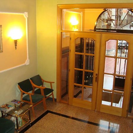 Hostal Universal Benavente Exterior photo
