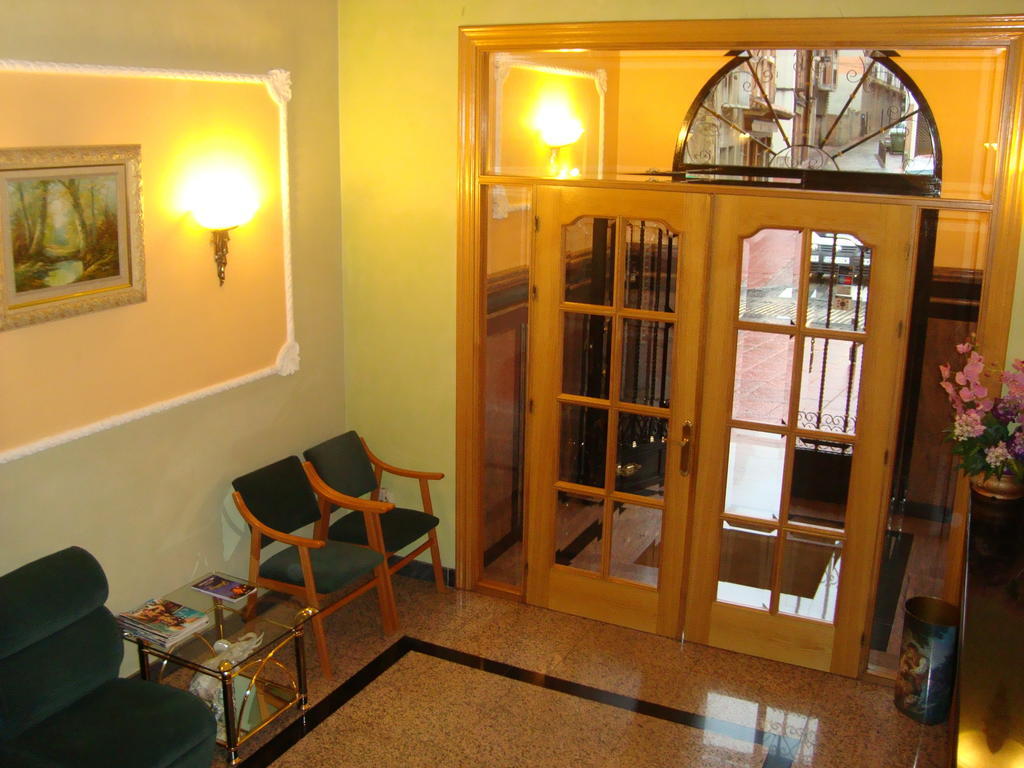 Hostal Universal Benavente Exterior photo